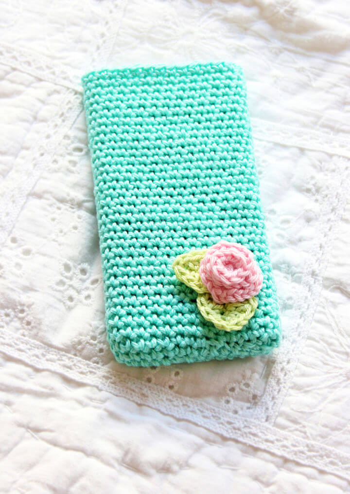 30 Free Crochet Phone Case Patterns {2021 Updated}